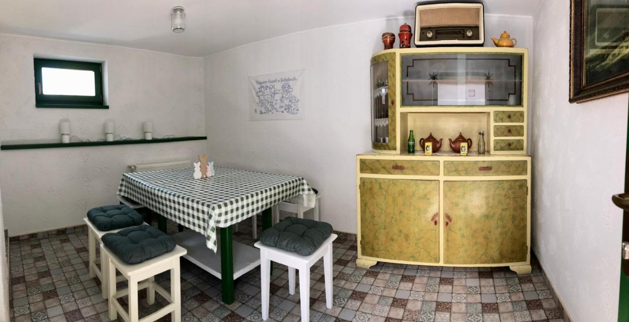 Ladislaus Schnaps-Haus Falusi Vendeghaz Csolnok Exteriér fotografie