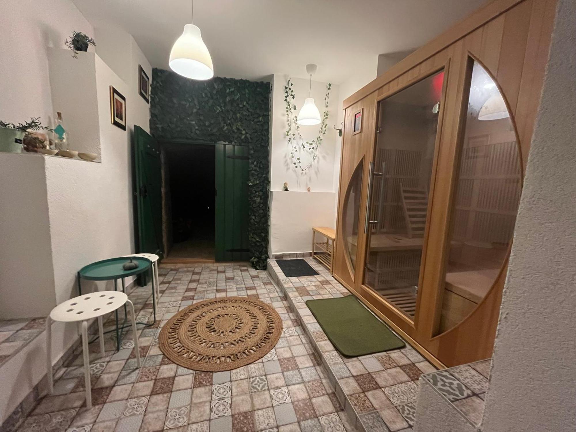 Ladislaus Schnaps-Haus Falusi Vendeghaz Csolnok Exteriér fotografie
